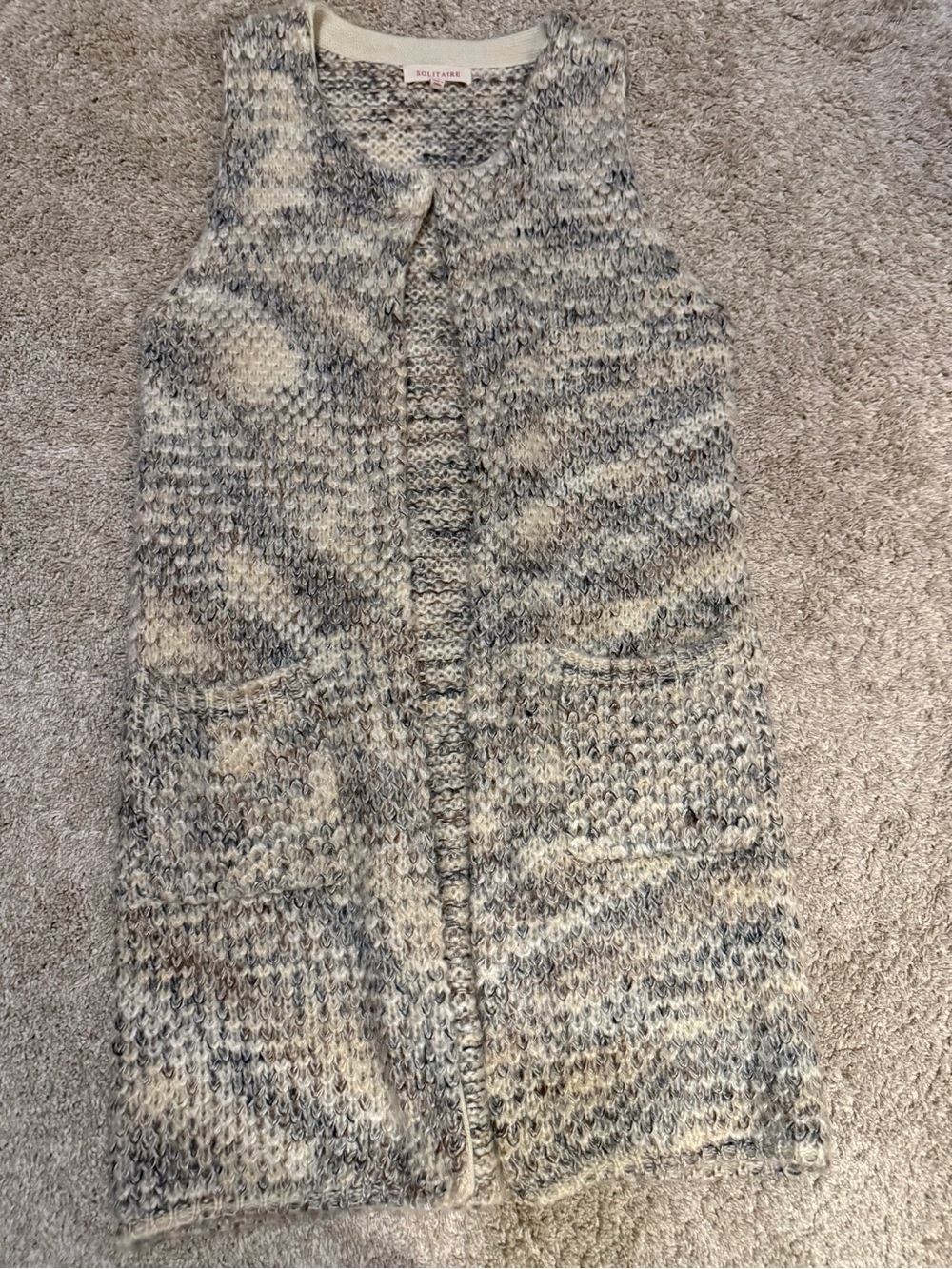 Solitaire women’s knitted long vest small